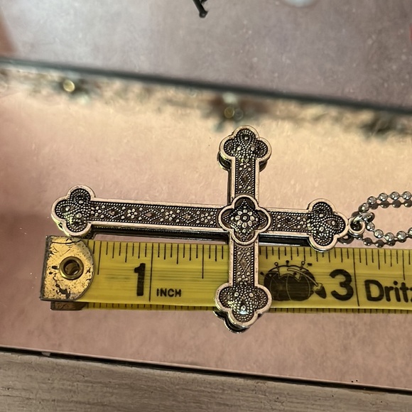 New Large Mackenna Thaler Flora Cross Necklace 18” inches - Picture 6 of 7